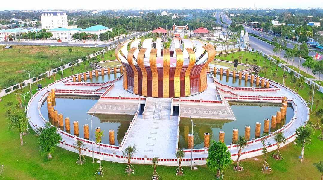 Đền Thờ Vua Hùng Image 2